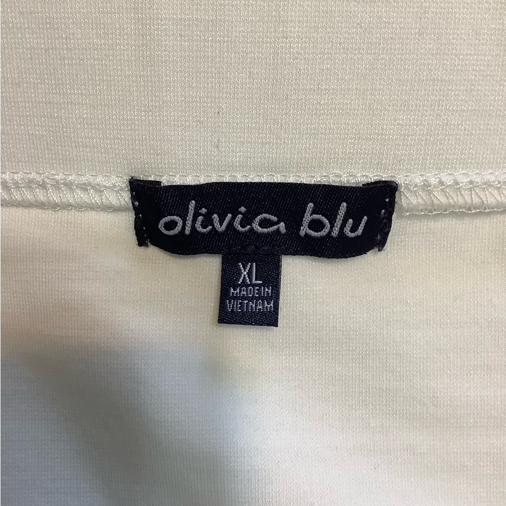 🦋 Winter white skirt by OLIVIA BLU. Wide lace bottom. Size large - Picture 6 of 7